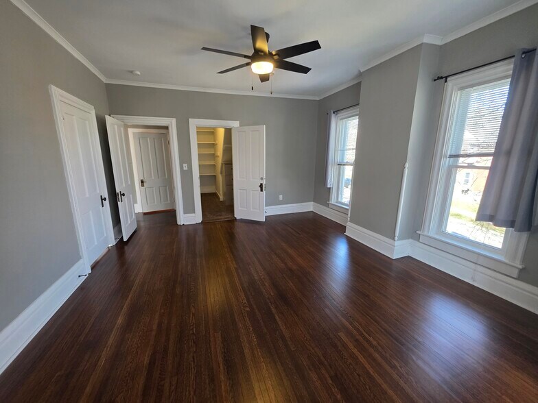 Building Photo - 701 Wilson St