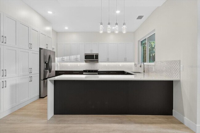 Building Photo - 207 Athens St