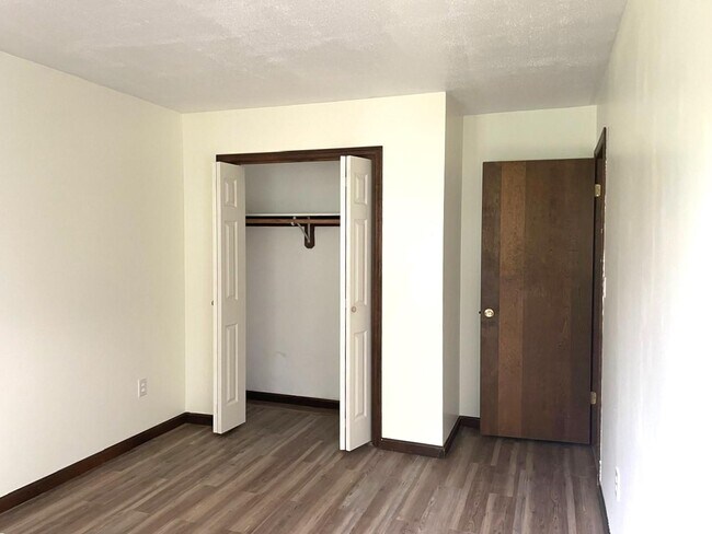 Building Photo - 12 Sunstone Dr