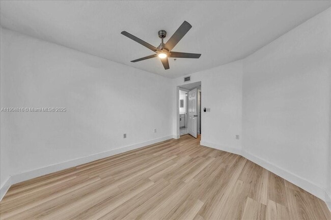 Building Photo - 2516 Centergate Dr