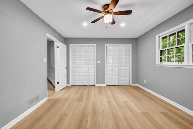 Building Photo - 4260 Bonaparte Dr