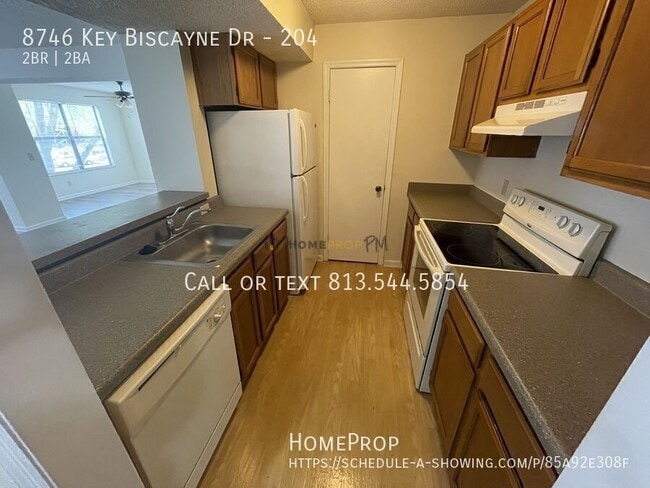 Building Photo - 8746 Key Biscayne Dr