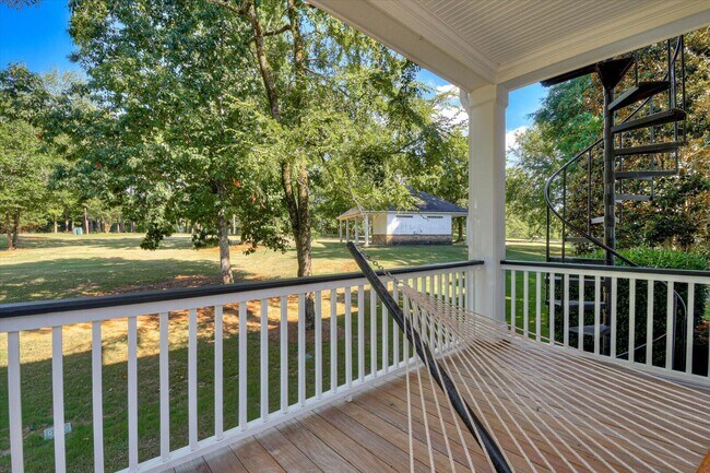 Building Photo - 501 John Fox's Run