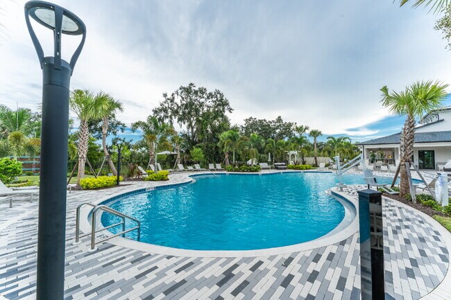 Building Photo - Spacious & Beautifully designed 4 Bedroom/...