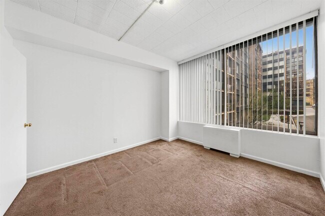 Building Photo - 9060 Palisade Ave