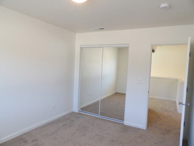 Building Photo - Beautiful Home!  Close to Downtown Hillsboro!