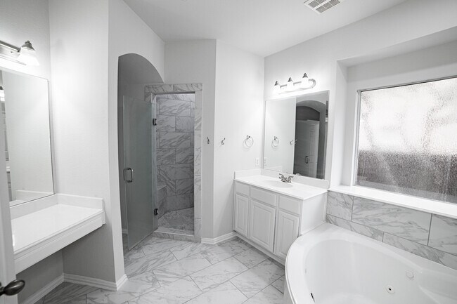 Building Photo - 3416 Ballard Dr