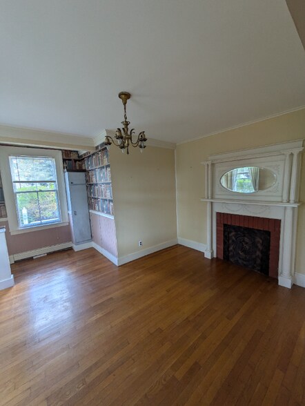 Primary Photo - 24 Church St