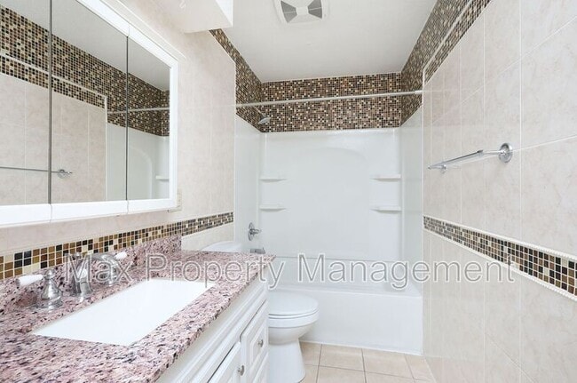 Building Photo - 1040 39th St