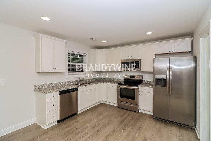 Building Photo - 281 Southcircle Dr NW