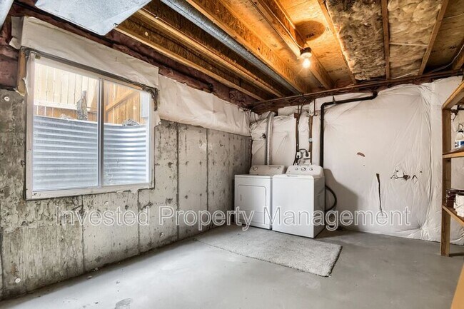 Building Photo - 4849 N Foxtail Dr