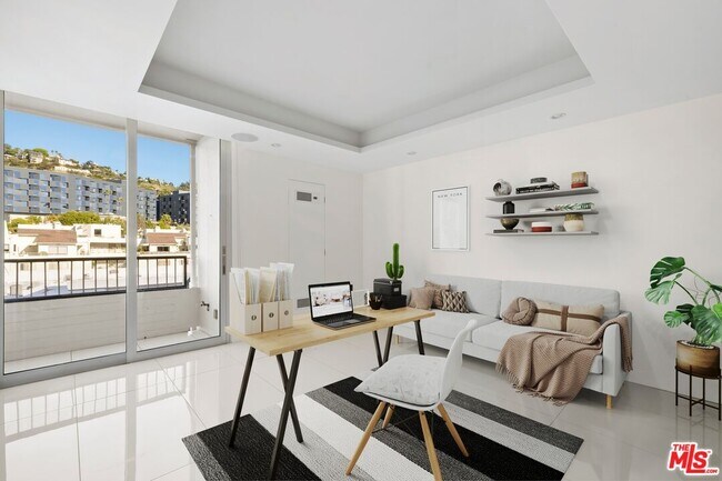 Building Photo - 1100 Alta Loma Rd