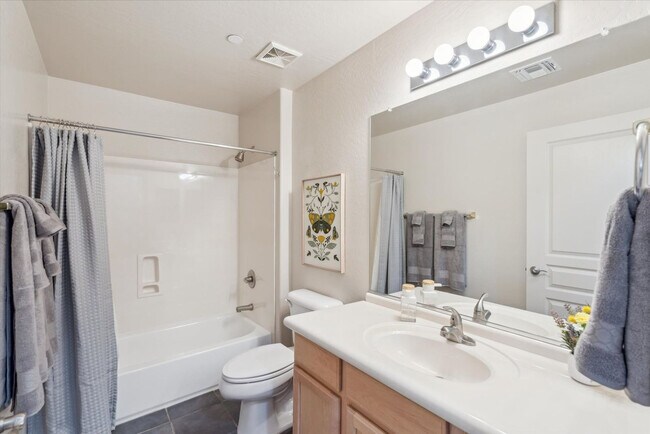 Building Photo - 12050 N Panorama Dr