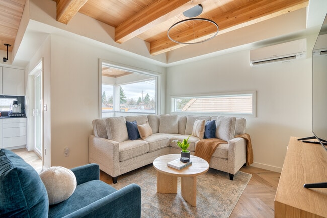 Building Photo - 5012 NE 26th Ave