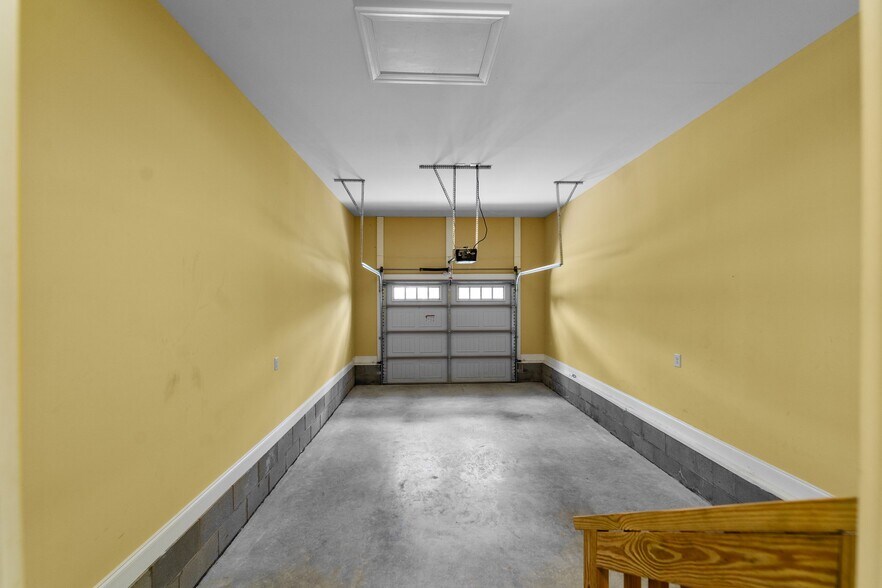 Building Photo - 118 Cypress Cir