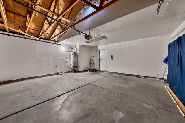 Building Photo - 7936 Sunrise Greens Dr