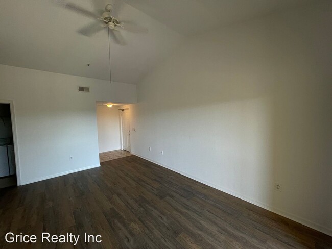 Building Photo - 2 br, 1 bath House - 7965 Preserve Cir #733