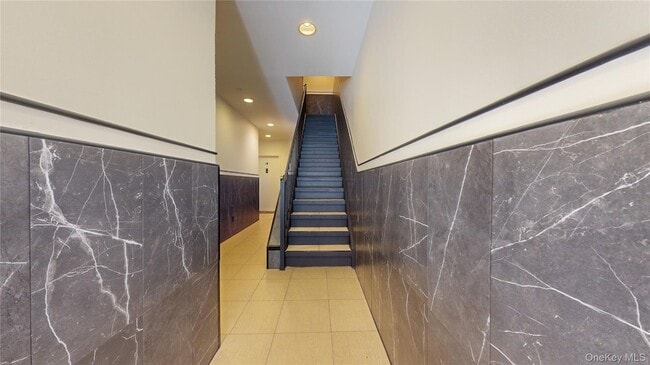 Building Photo - 67-09 Austin St