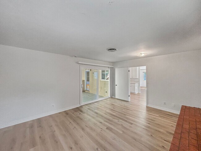 Building Photo - Beautiful 5BD/3BA House Near SDSU W/ W/D, ...