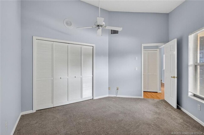 Building Photo - 6060 SE Martinique Dr