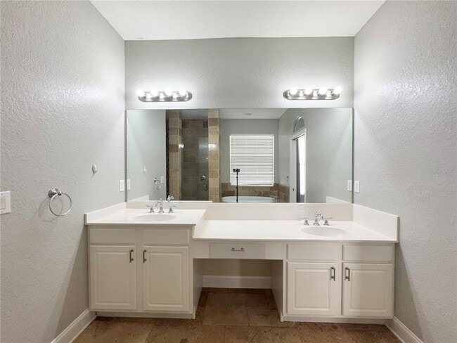 Building Photo - 27130 Firebush Dr