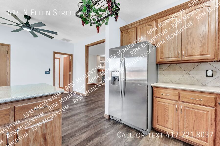 Building Photo - 514 N Ellen St