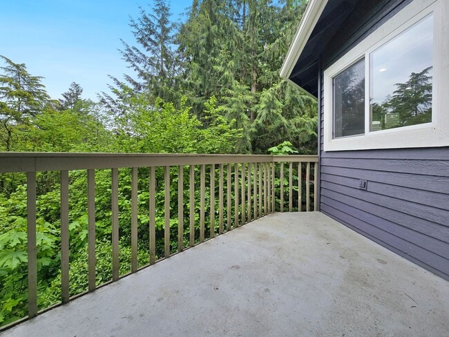 Building Photo - Spacious 3-Bed, 3-Bath Home with Lower Lev...