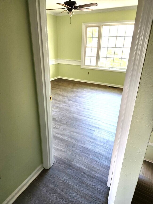 Building Photo - NEWLY RENOVATED Condo in Roanoke Rapids CO...
