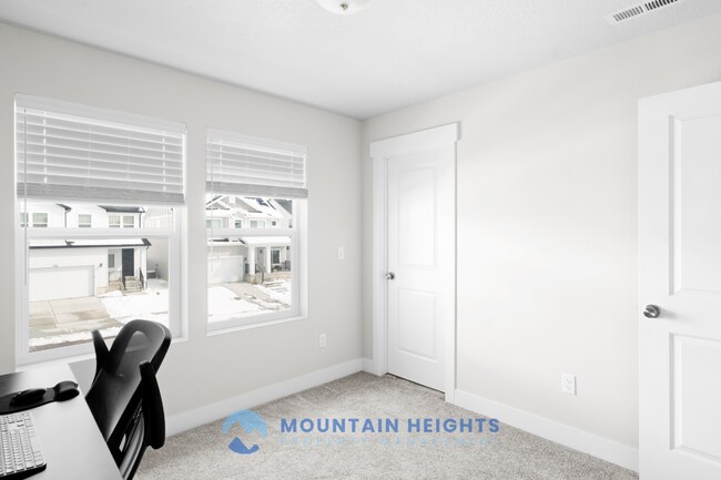 Building Photo - 2191 W Northridge Dr