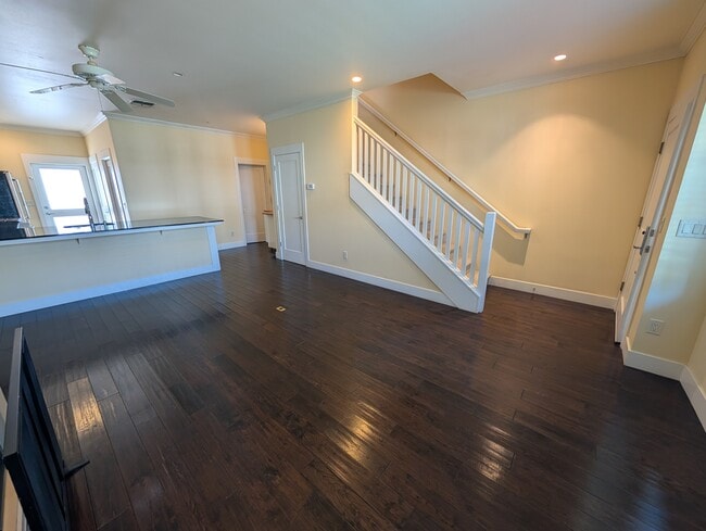 Building Photo - 515 G St