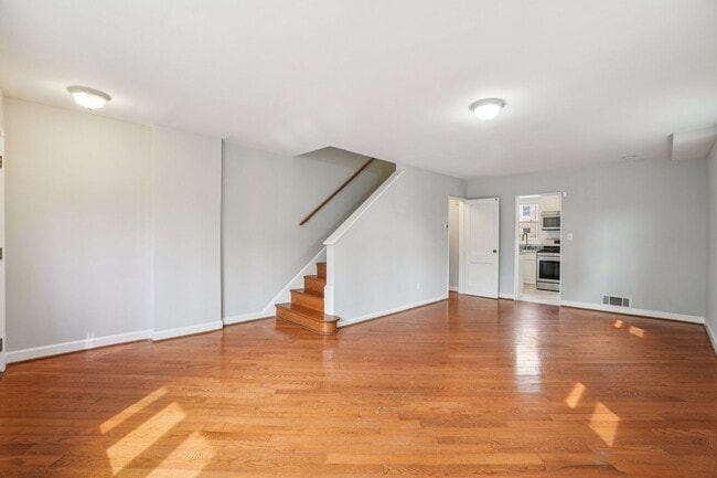 Building Photo - Semi Detached Home in Riggs Park!