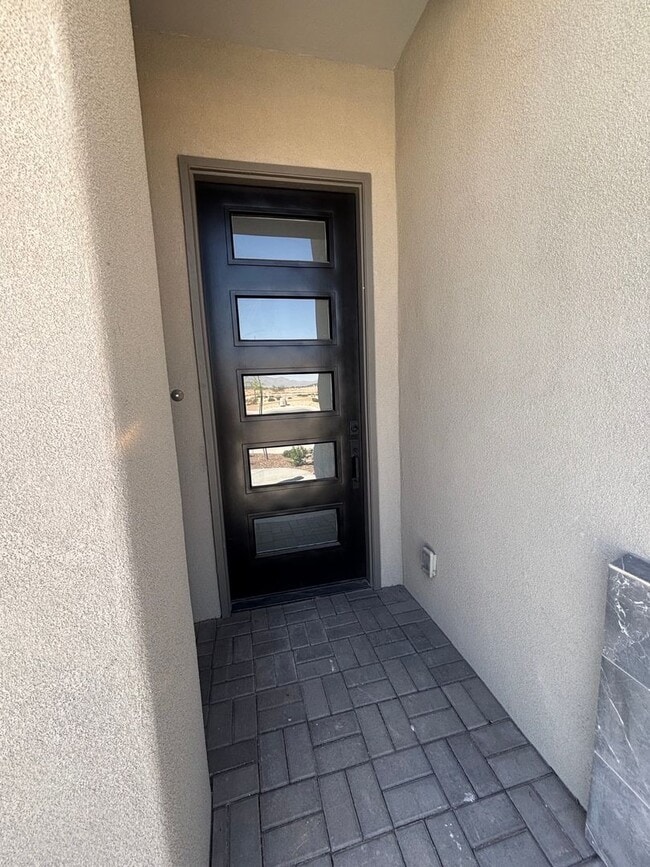 Building Photo - Beautiful Home in Sonoma Ranch !