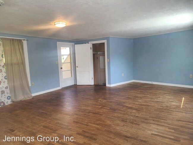 Building Photo - 5 br, 2 bath House - 1638 Orchard Street