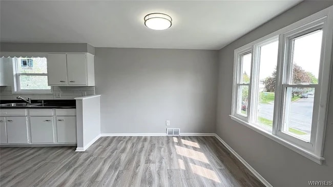 Dining Area - 198 Garden Pky