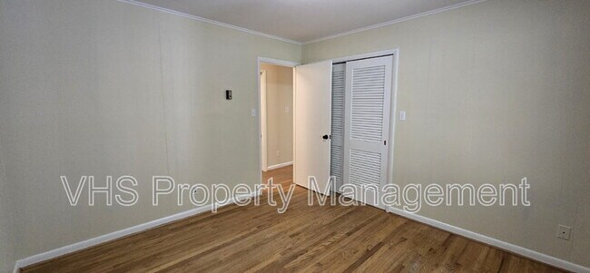 Building Photo - 7297 Moss Ln