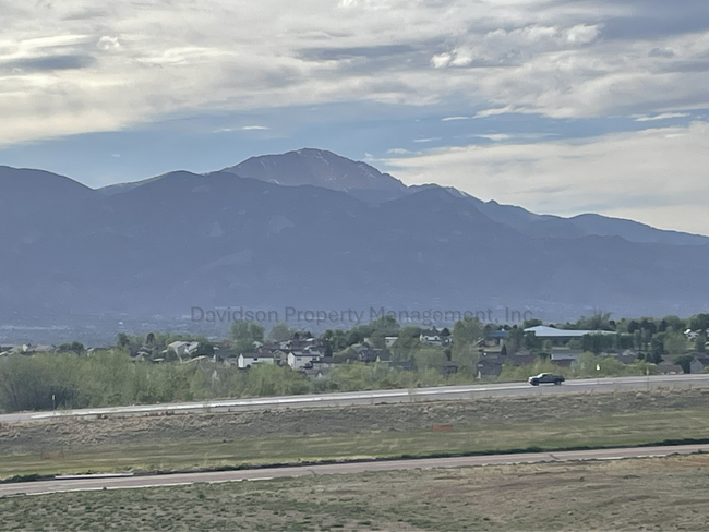 Building Photo - 5 Bedroom House in Security-Widefield with Stunning Views of Pikes Peak