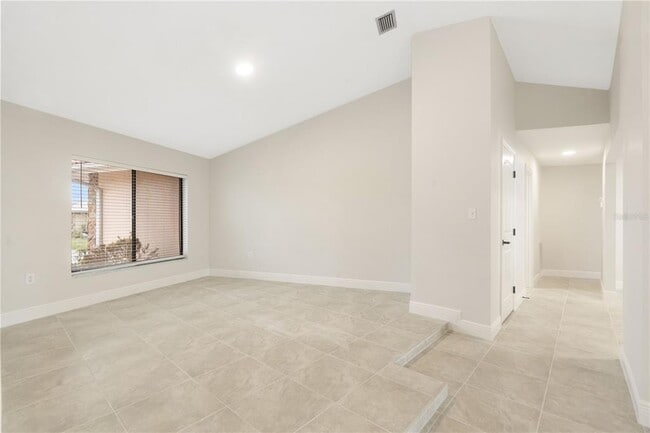 Building Photo - 5008 S Shore Dr