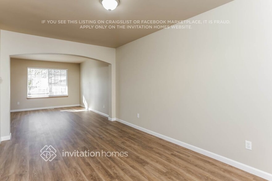 Building Photo - 1623 201st St E