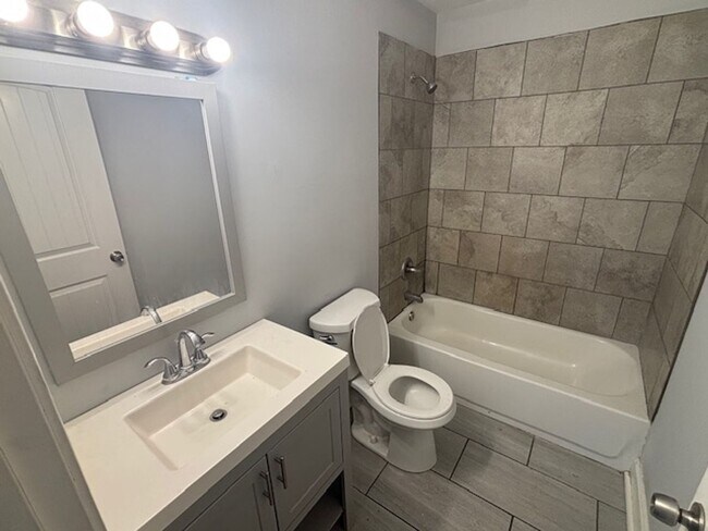 Building Photo - Knoxville 37920 - 3 bedroom 2 bath - call Howard Grower 865-705-0969