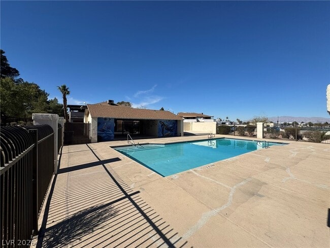 Building Photo - 2743 Kline Cir