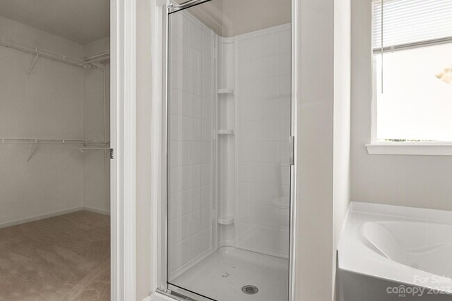 Building Photo - 3808 Herkimer Dr