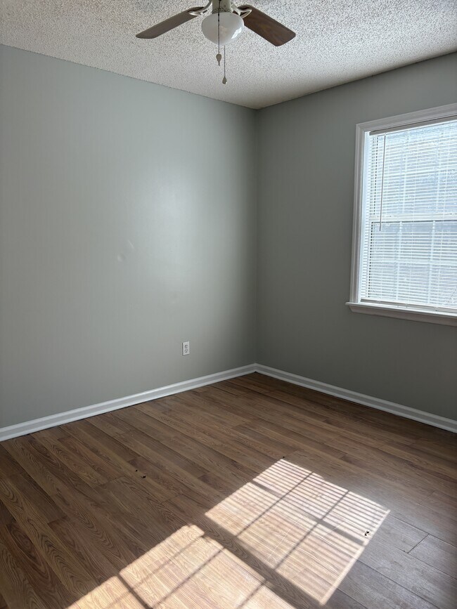 Building Photo - 3005 Schroer Dr