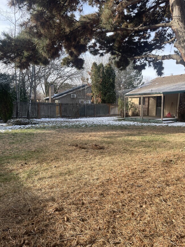 Building Photo - 3500 S Vintage Way