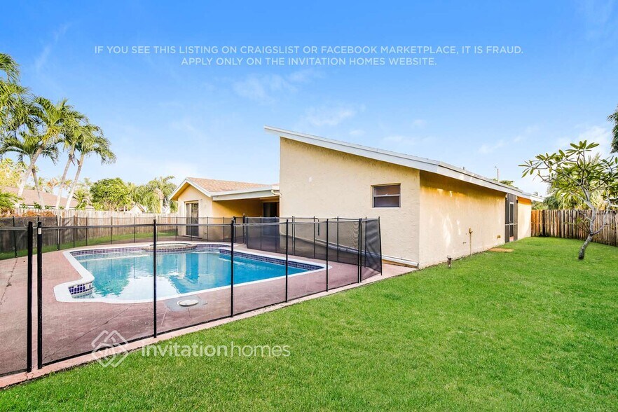 Building Photo - 9841 NW 31st Pl