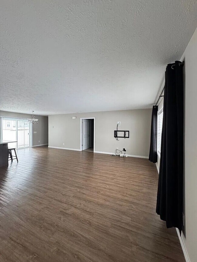 Building Photo - Available Now! Beautiful Traverse City Home for Rent! $3,100/Month