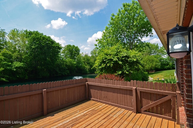 Building Photo - 829 Garden Pointe Dr