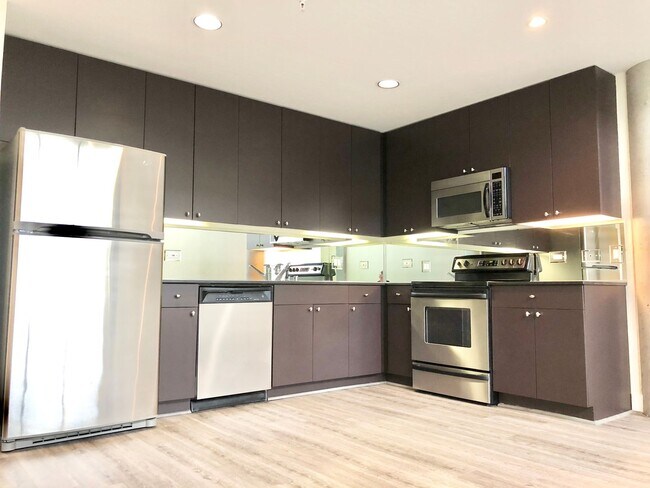 Building Photo - Jack London Square Loft – Newly Renovated, High Ceilings, Prime Location!