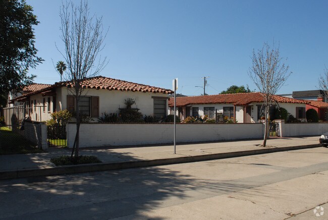 Primary Photo - 4851 Brighton Ave