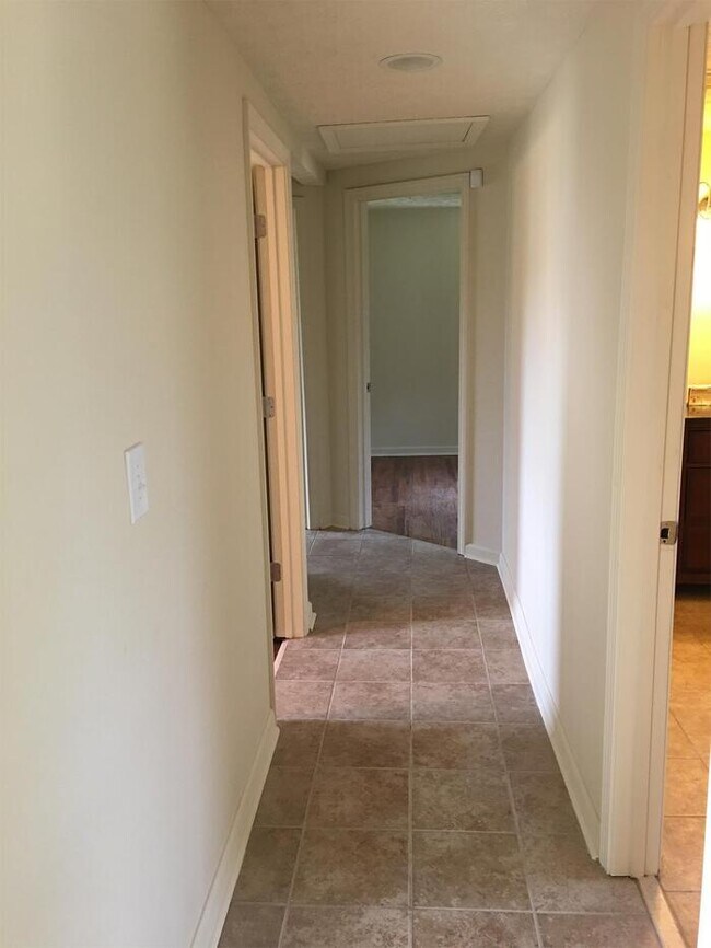 Building Photo - 114 Morrison St