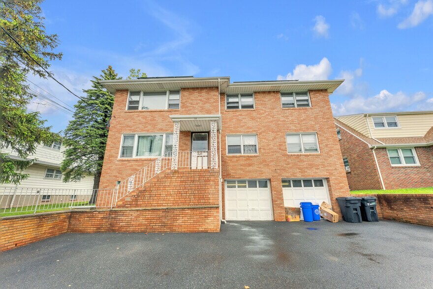 Building Photo - 480 N Midland Ave